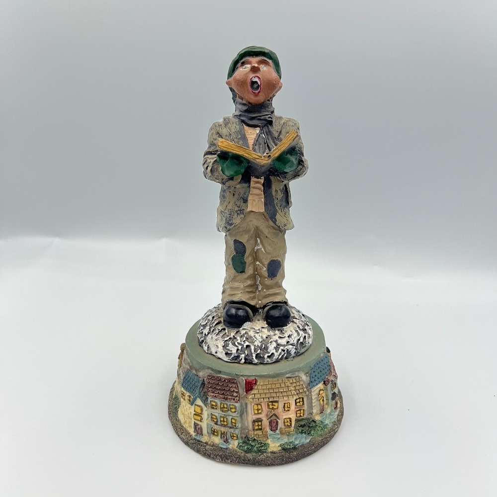 Vintage Christmas Caroler‎ Figurine Musical Snow Village Holiday Decor